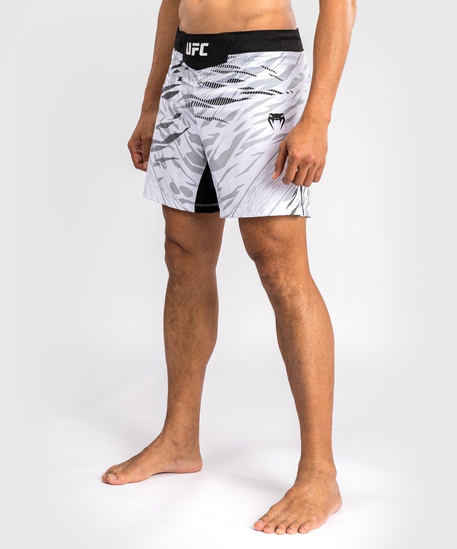 calção de luta masculino autêntico ufc fusion by venum fight night - corte curto - branco