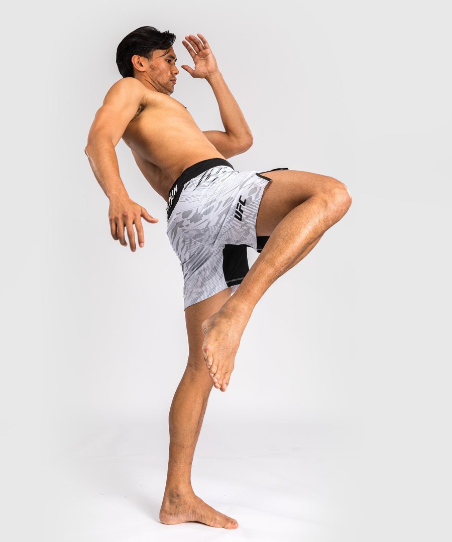 calção de luta masculino autêntico ufc fusion by venum fight night - corte curto - branco