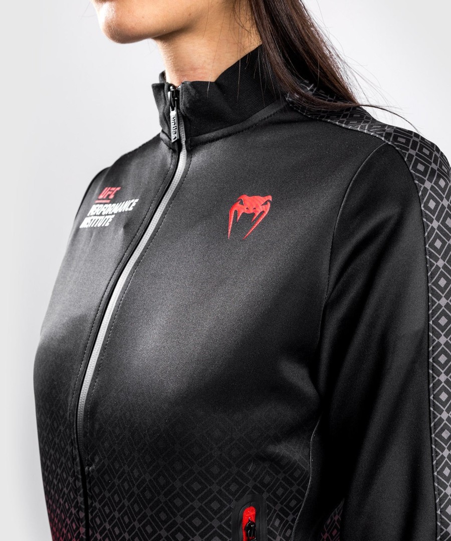 jaqueta esportiva ufc venum performance institute - feminina - pretavermelha