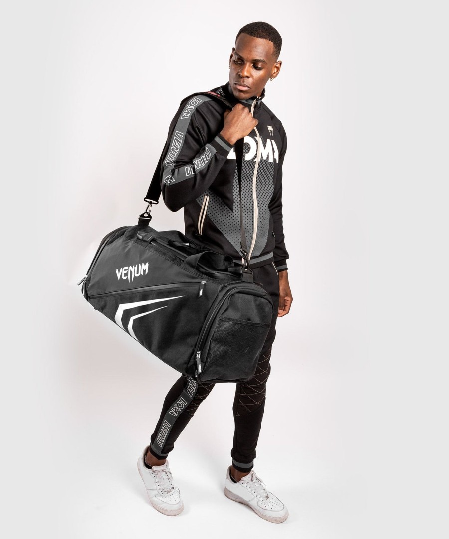 jaqueta esportiva venum arrow loma edition - pretobranco