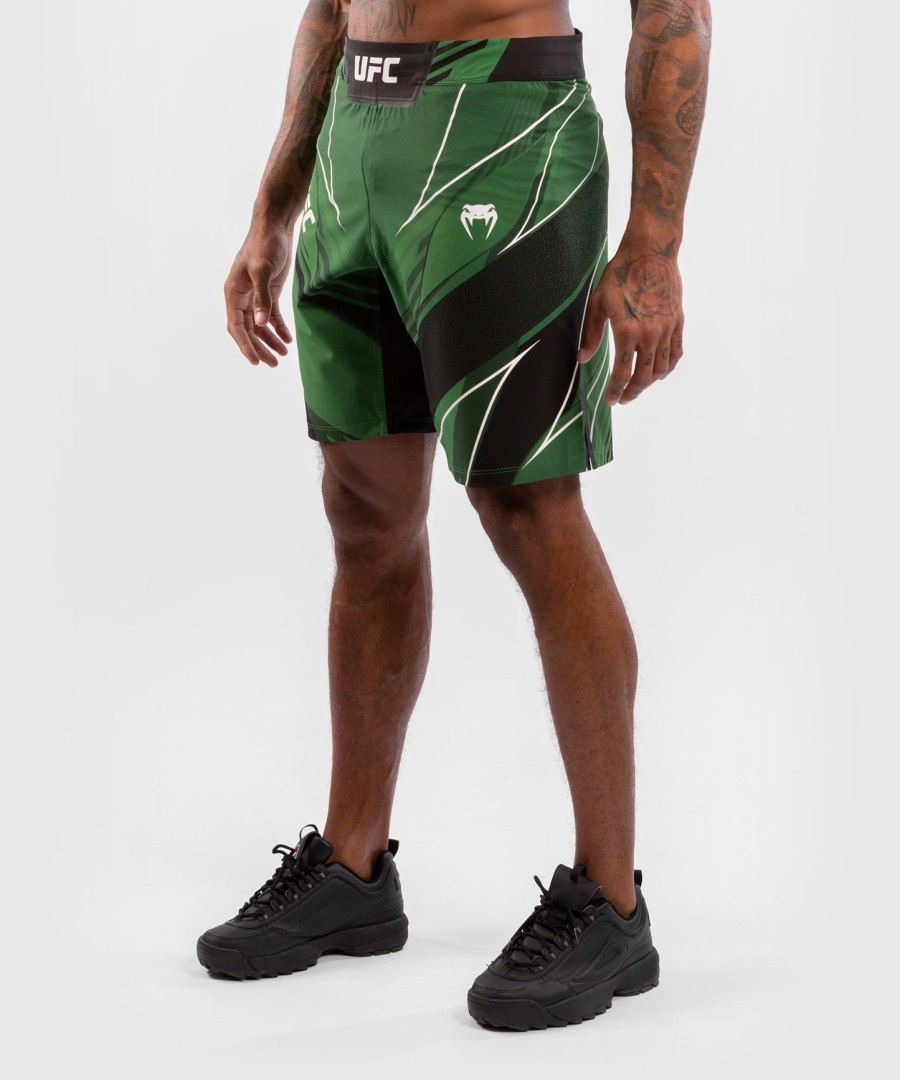calção ufc venum authentic fight night masculino - comprimento longo - verde
